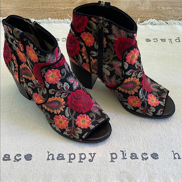 Crown Vintage Shoes - Crown Vintage Ankle Booties with Floral Design/ peekaboo toe/ zipper